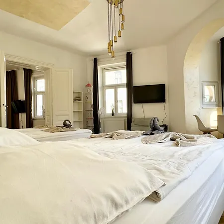 Premium Apartment Located At The Famous Vienna Kutschkermarkt Buitenkant foto