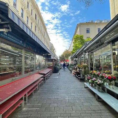 Premium Apartment Located At The Famous Vienna Kutschkermarkt Buitenkant foto