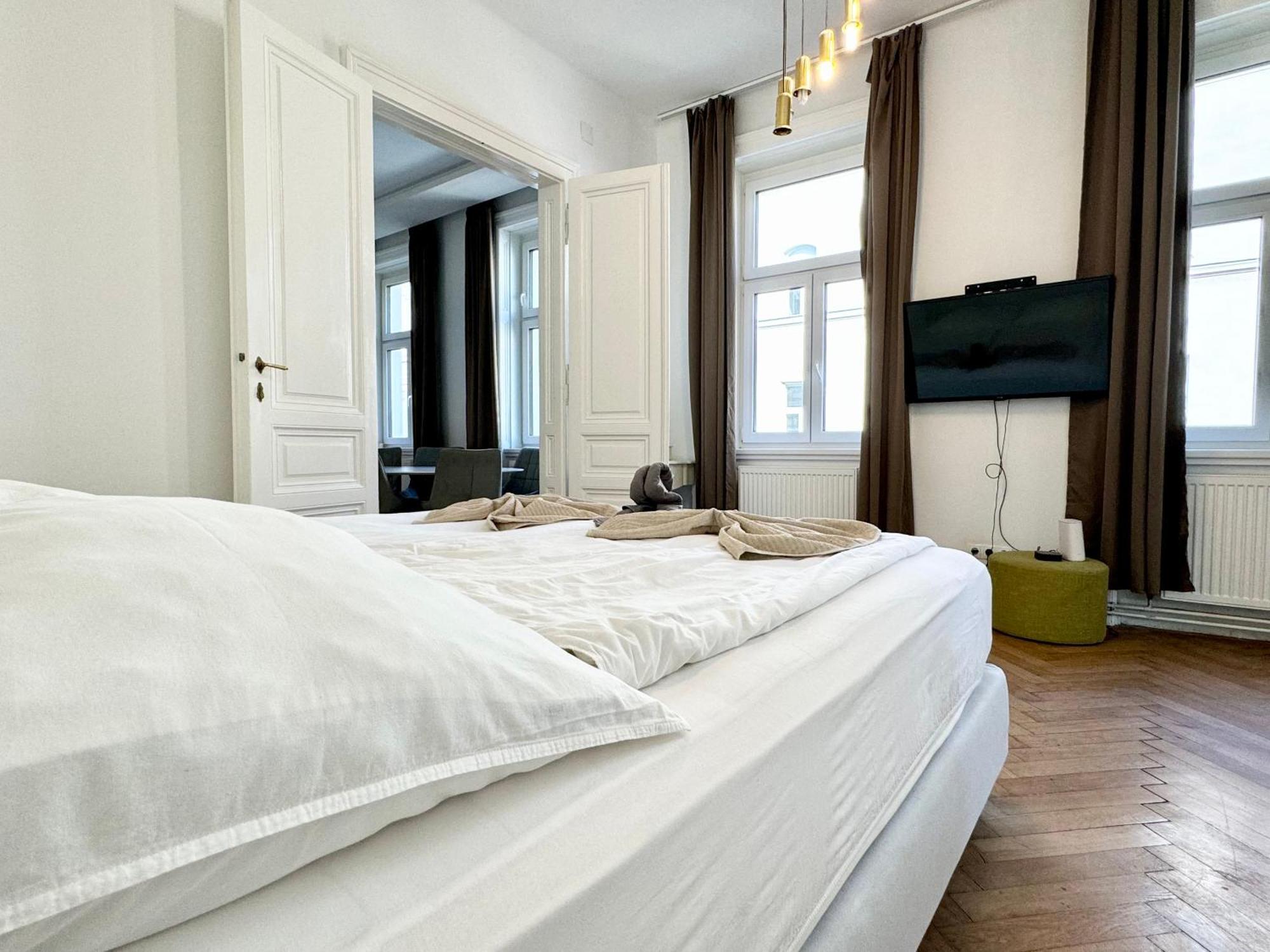 Premium Located At The Famous Kutschkermarkt *