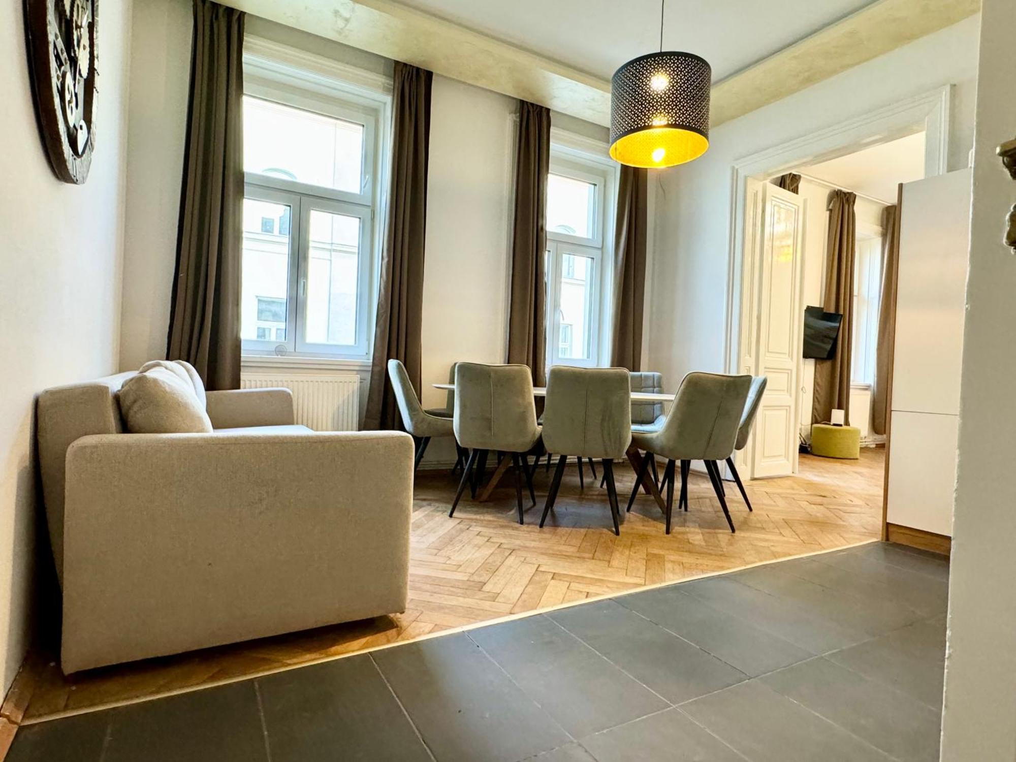 Premium Located At The Famous Kutschkermarkt Apartment *
